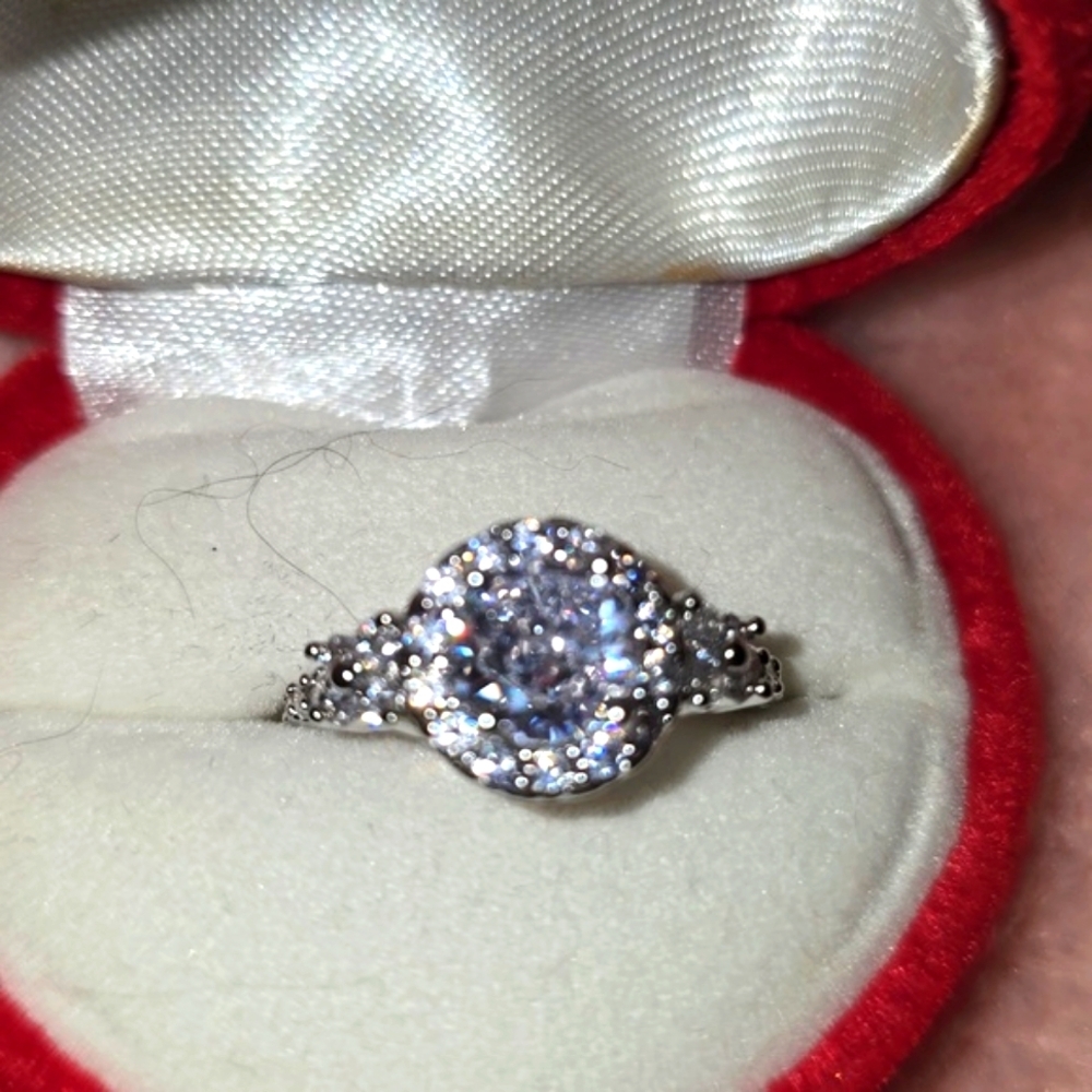 DAZZLING Ring!